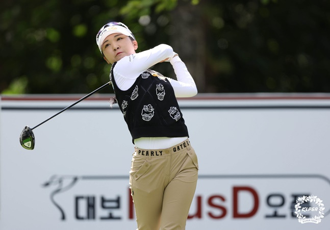 이예원이 22일 KLPGA 투어 대보하우스디 오픈 최종 라운드에서 드라이버 티샷을 날리고 있다. /사진=KLPGT 제공