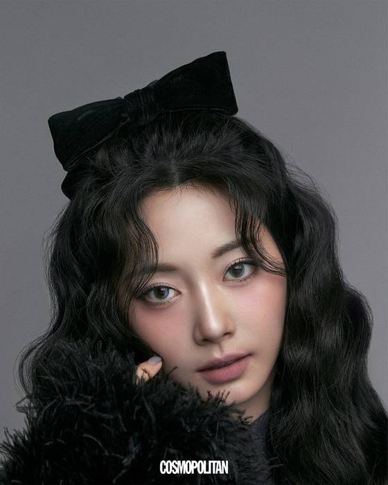 트와이스 쯔위. 사진='코스모폴리탄'