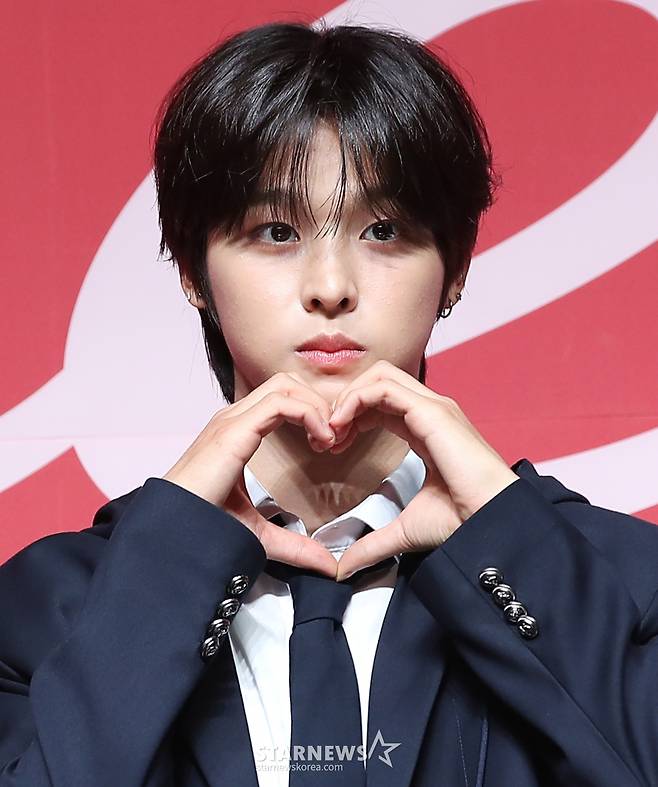 (서울=뉴스1) 권현진 기자 = 그룹 엔시티 위시(NCT WISH)의 리쿠가 24일 서울 용산구 블루스퀘어에서 가진 미니 1집 ‘스테디(Steady)’ 발매 기념 쇼케이스에서 포즈를 취하고 있다. 2024.9.24/뉴스1  Copyright (C) 뉴스1. All rights reserved. 무단 전재 및 재배포,  AI학습 이용 금지. /사진=(서울=뉴스1) 권현진 기자