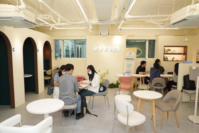 25일 개관한 서울 중랑구의 청년전용공간 '중랑청년청'. 중랑구 제공