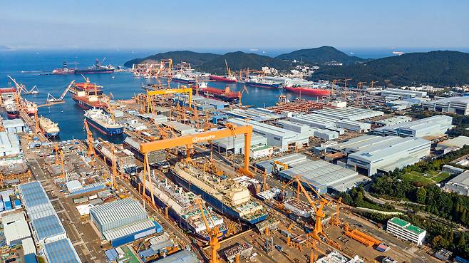 Hanwha Ocean's shipbuilding site in Geoje, South Gyeongsang. [YONHAP]