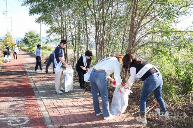 광양경제청, 세풍산단 일대 환경정화 활동. 광양경제청 제공