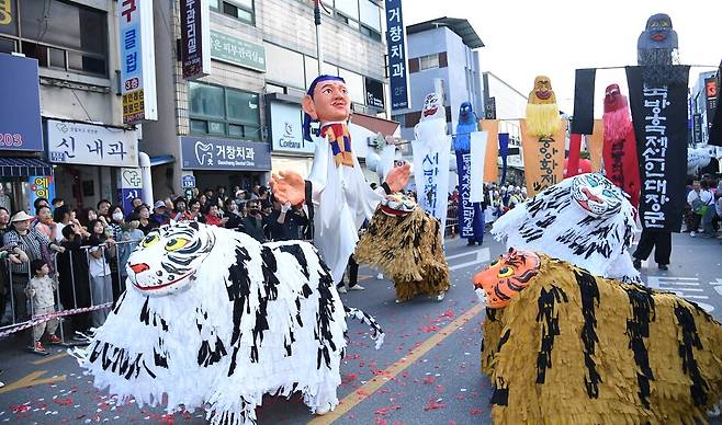 지난해 거창한마당축제 거리 퍼레이드 장면 ⓒ거창군