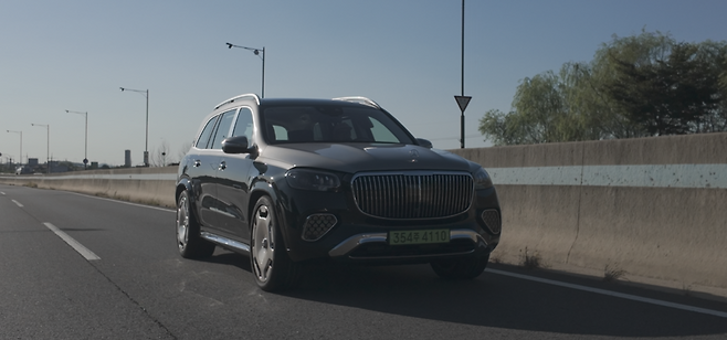 마이바흐의 가장 큰 특징이자 강점은 운전할 때 확인할 수 있다.