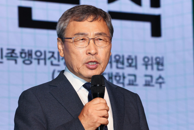 ▲ 9월 25일 오후 서울 마포구 가온스테이지에서 열린 2024서울민주진보교육감추진위원회(추진위) 기자회견에서 서울시교육감 보궐선거 진보진영 단일화 후보로 확정된 정근식 서울대 명예교수가 소감을 밝히고 있다. ⓒ연합뉴스