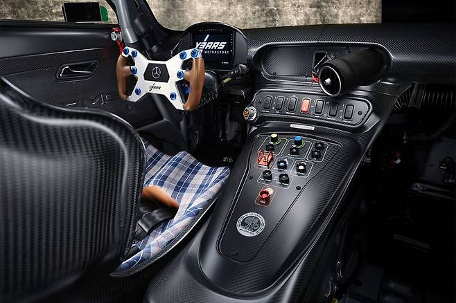 AMG GT3 에디션 130Y 모터스포츠 실내