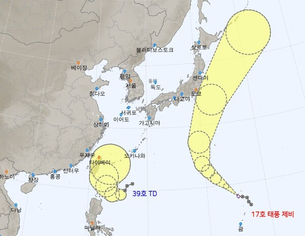 기상청 자료= 39호 열대저압부(태풍 18호 끄라톤)과 태풍 17호 제비의 현재 위치와 예상경로