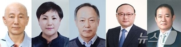 2024 경산시민상 수상자로 선정된 박도일·김점희·김동용·안태영·최영욱씨(왼쪽부터).(경산시 제공)/뉴스1