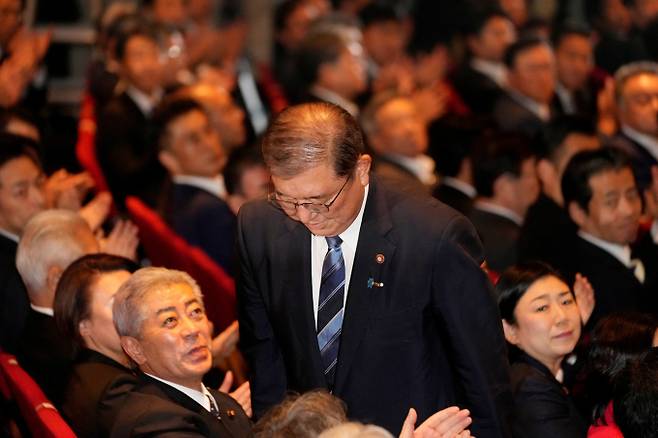 27일 실시된 일본 자민당 총재 선거에서 이시바 시게루 전 간사장이 5번의 도전 끝에 28대 총재로 선출됐다. /사진=로이터