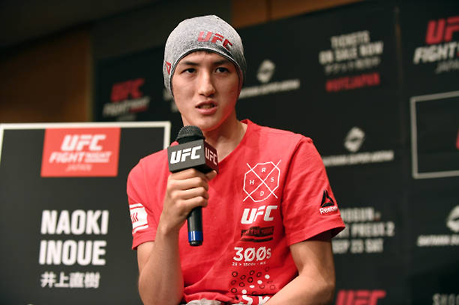 이노우에 나오키가 2017년 7월 일본 도쿄돔 호텔에서 열린 기자회견에서 UFC 데뷔전 승리 소감을 말하고 있다. 사진=Getty Images=연합뉴스 제공