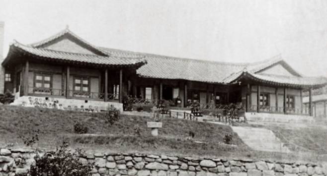 1886년 설립된 이화학당 최초의 한옥교사/사진=이화여자대학교
