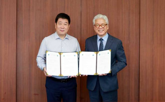 삼육대가 중국 시안재경대가 교환학생 프로그램 및 학술교류 등을 골자로 한 국제교류 협약(MOU)을 체결했다. [삼육대 제공]