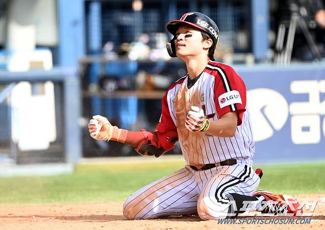 22일 잠실야구장에서 열린 두산과 LG의 경기, 3회말 LG 박해민이 그라운드 홈런을 치고 기뻐하고 있다. 잠실=허상욱 기자 wook@sportschosun.com/2024.09.22/