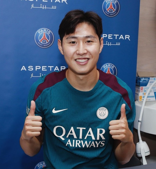 사진=PSG/PSG는 구단 홈페이지를 통해 "드물게 이강인이 헤더골에 성공했다. 이강인은 유럽 5대 리그에서 139경기에서 15골을 기록했는데 처음으로 헤더골을 터트렸다. 그는 현재 PSG 소속으로 리그앙에서 10골(6골 4도움)에 관여했다"라고 전했다. 이강인은 지난 시즌 리그 3골 4도움을 만들어냈고 이번 시즌에는 리그 3골을 올렸다.