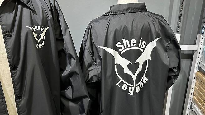 ▲ "She is Legend"