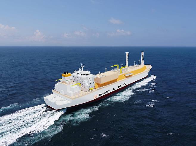 차세대 친환경 기술이 적용된 한화오션의 그린십 사양 LNG운반선 조감도./한화오션 제공