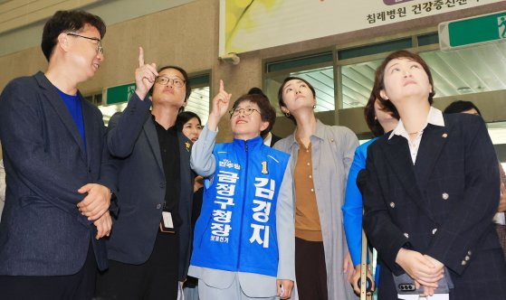 29일 같은 곳을 찾은 더불어민주당 의료대책특위 소속 의원들 모습. [연합뉴스]