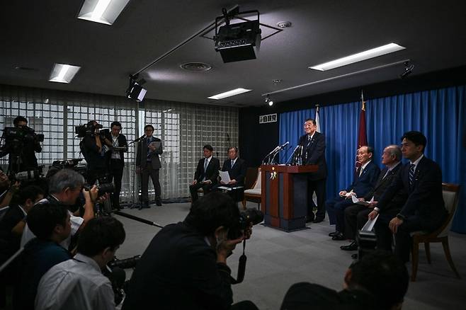 30일 자민당 당사에서 열린 총재 기자회견에서 이시바 총재와 당 주요 간부가 함께 자리를 했다. [연합뉴스]