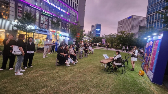 지난해 열린 서울 강서구 버스킹 공연의 모습. 강서구 제공