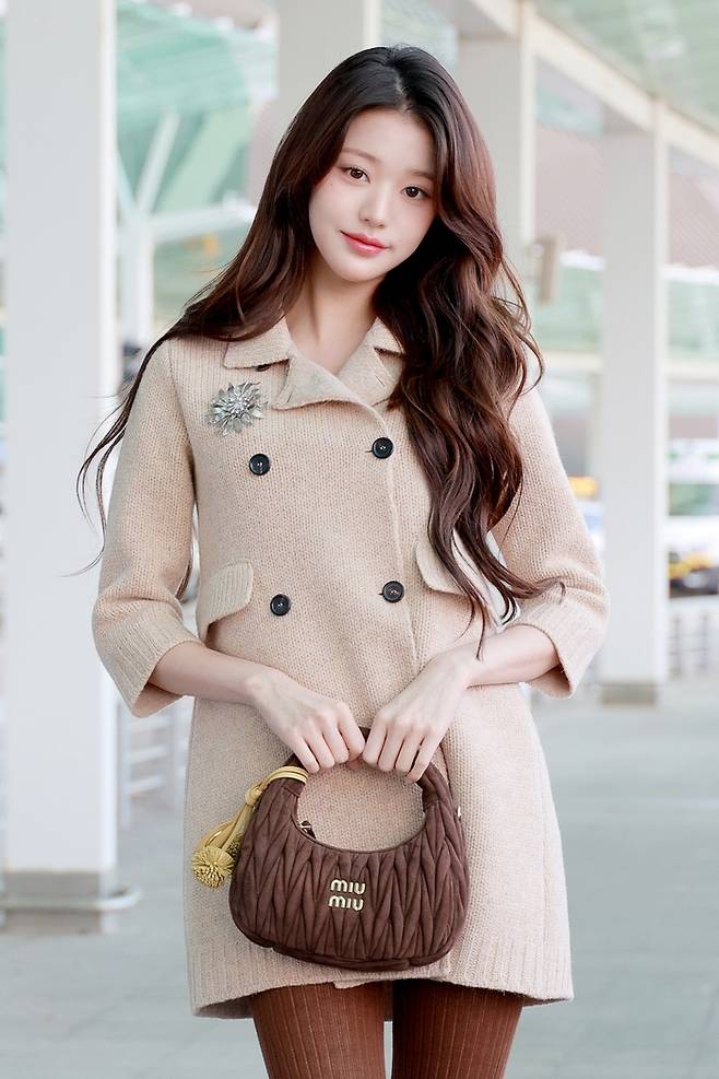 장원영. 미우미우