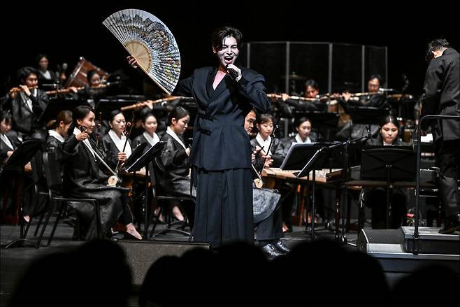 Pansori singer Kim Jun-su performs at the 2023 Korean Traditional Music Orchestra Festival. (Sejong Center for the Performing Arts)