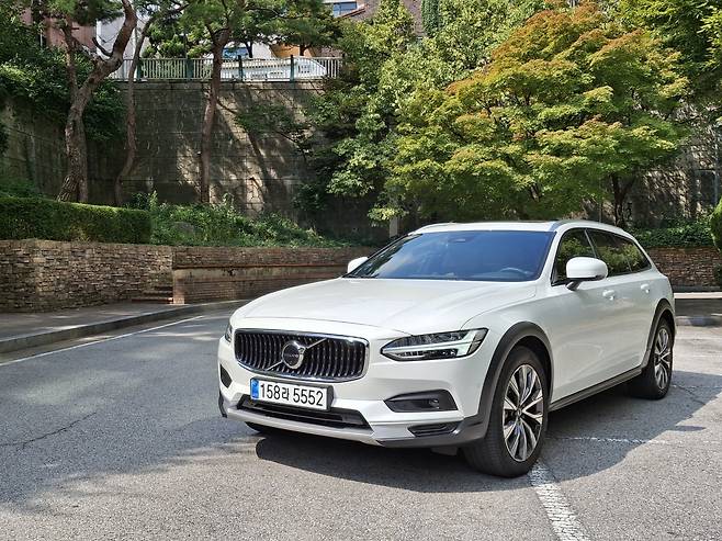 볼보 V90cc 외관. [김성우 기자]