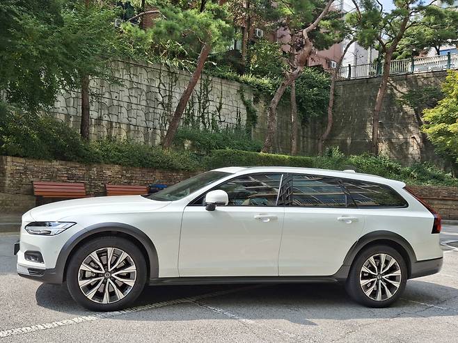 V90cc 측면 디자인. [김성우 기자]