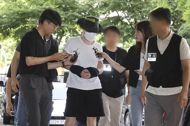 영장실질심사 출석하는 '일본도 살인' 피의자 ⓒ연합뉴스