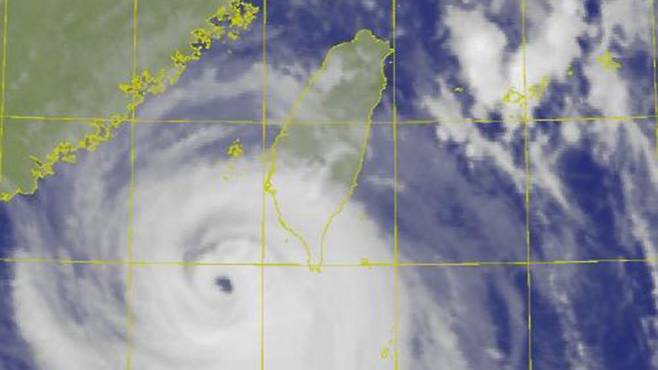 2일 오전 10시, 태풍 끄라톤의 위치 [대만 중앙기상서 캡처]