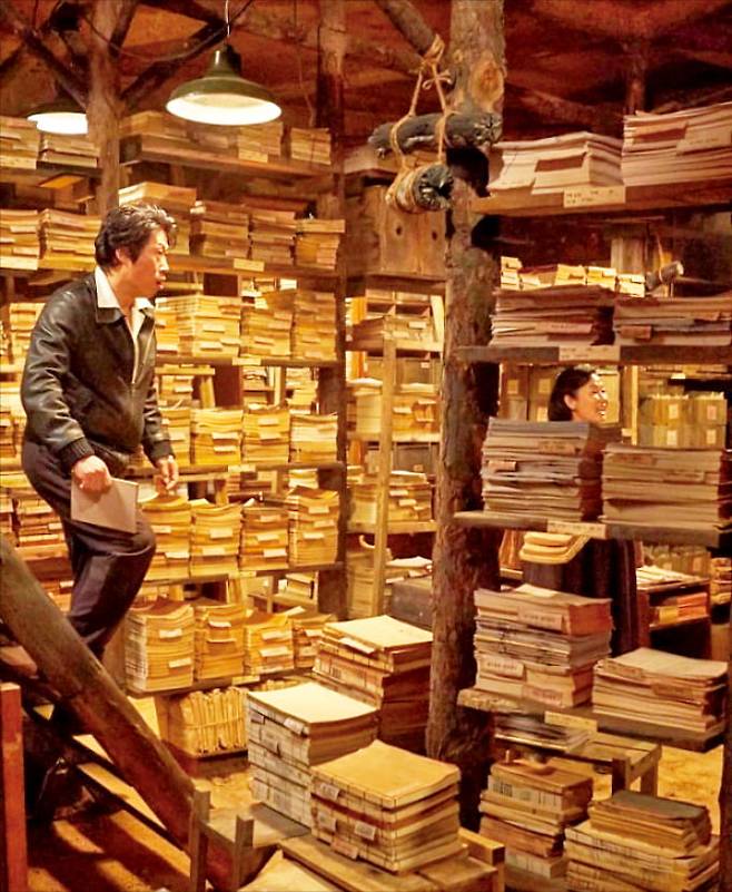 우리 말글을 제대로 알고 써야 생각의 근육과 창의력을 키울 수 있다. 사진은 영화 ‘말모이’의 한 장면.