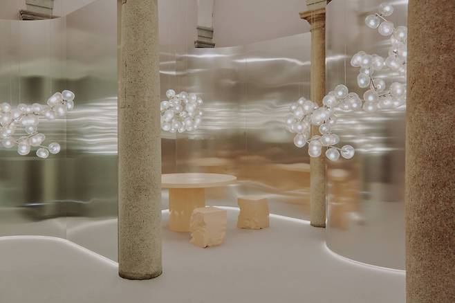 An installation view of "Maehwa into the Bloom" by Giopato & Coombe in 2022 (Giopato & Coombe, Define Seoul)