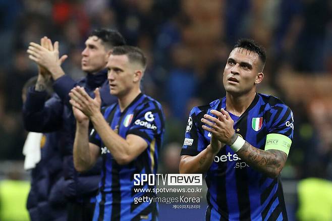 ▲ 인터밀란은 지난달 29일에 있었던 2023-24시즌 이탈리아 세리에A 6라운드에서 우디네세를 상대로 3-2 승리를 거뒀는데, 마르티네스는 이 경기에서 멀티 골을 넣으며 팀의 승리에 앞장섰다. 그리고 이날 즈베즈다를 상대로 득점포를 가동하며 2경기 연속골에 성공했다.&nbsp;