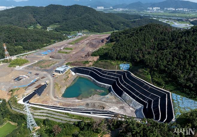 경북 고령군 다산면 월성리에 조성 중인 월성산업단지. 산단 조성공사는 지지부진하지만 산업폐기물 매립장은 속도를 내고 있다.ⓒ시사IN 조남진