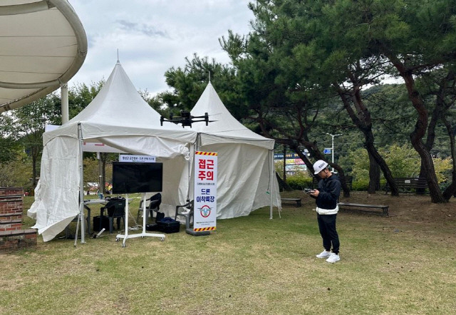 ▲ 횡성군은 제20회 횡성한우축제 기간 드론영상 실시간 중계시스템을 통해 차량정체, 주차상황 등을 파악하는 등 교통관리를 하고 있다.