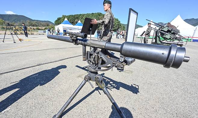 4일 퇴역식을 실시한 57㎜&nbsp;무반동총이 지상군페스티벌 행사장에 전시되어 있다. 육군 제공