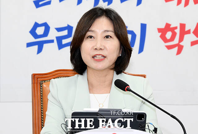 허은아 개혁신당 대표는 지난 2일 국회에서 기자회견을 열어 "김건희 여사의 사례가 유난히 두드러지지만, 이전 정권에서도 대통령 배우자 문제는 끊임없이 제기됐고 그때마다 국민은 실망해야 했다"며 대통령 배우자법을 제정하자고 했다. /배정한 기자