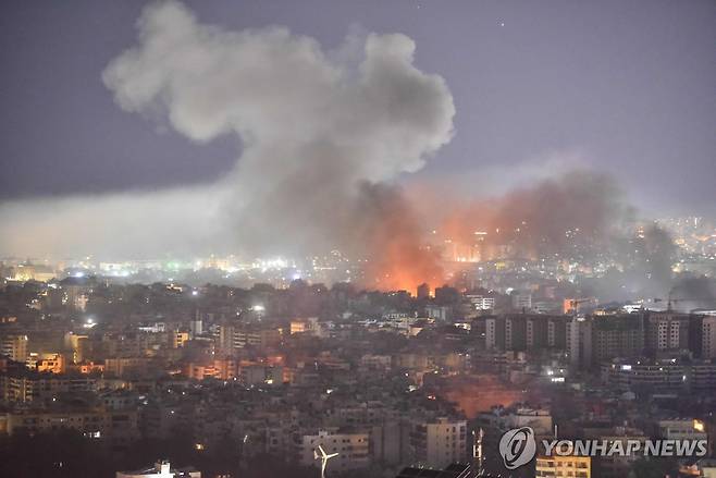 공습받은 베이루트 [AFP 연합뉴스. 재판매 및 DB 금지]