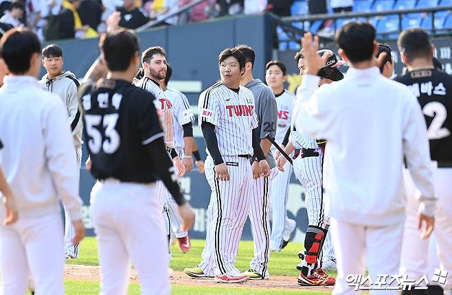 LG는 5일 잠실구장에서 열린 '2024 신한 SOL Bank KBO 포스트시즌' KT와 준플레이오프(5전 3승제) 1차전에서 2-3으로 패했다. 이날 패배로 시리즈 기선제압을 당했다. 잠실, 박지영 기자