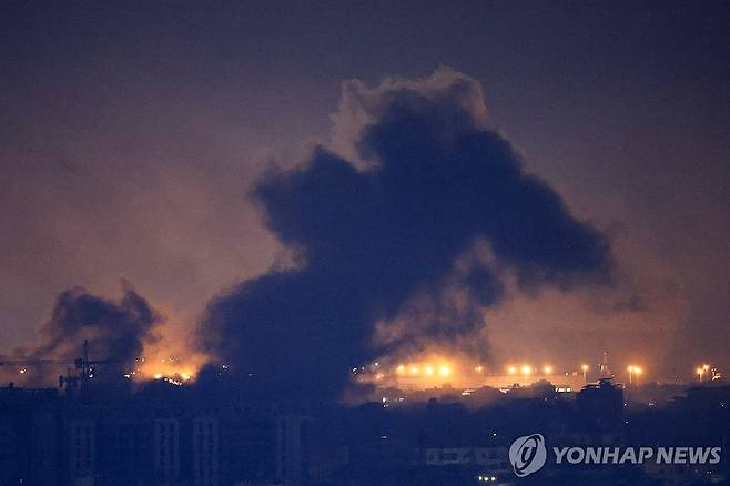 5일(현지시간) 이스라엘군이 공습한 레바논 수도 베이루트 남부 일대 [로이터 연합뉴스. 재판매 및 DB 금지]