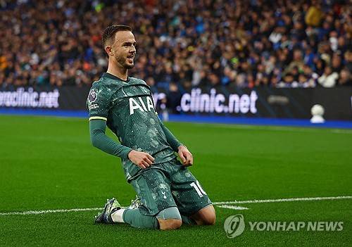 토트넘이 7일(한국시간) 영국 브라이턴 근교 팔머에 있는 아메리칸 익스프레스 스타디움에서 열린 브라이턴 앤 호브 알비온과의 2024-2025시즌 프리미어리그 7라운드 원정 경기에서 2-3 역전패를 당했다.&nbsp;