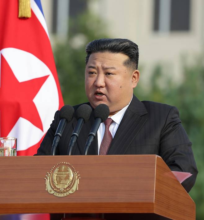 North Korean leader Kim Jong-un delovers a speech the previous day during his visit to Kim Jong Un University of National Defense to celebrate the 60th anniversary of its founding in this photo carried by the North's official Korean Central News Agency on Tuesday. [YONHAP]