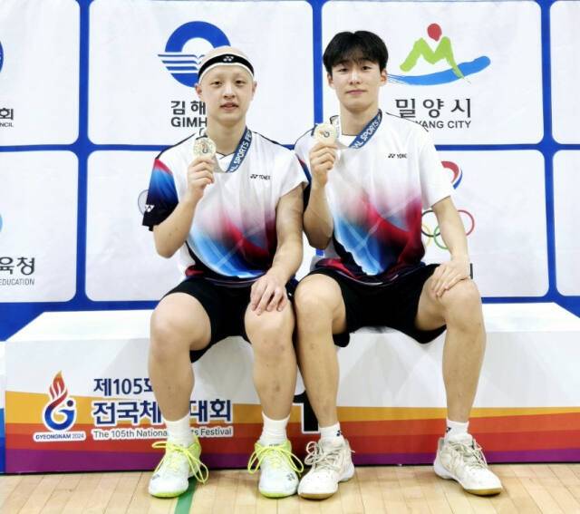 제105회 전국체전 배드민턴 남고부 복식서 우승한 이선진·이종민.광명북고 제공