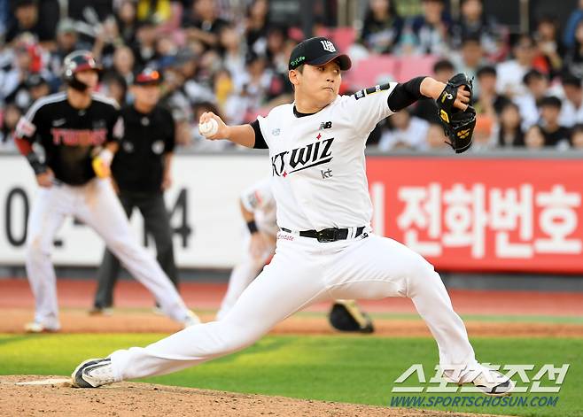 9일 수원KT위즈파크에서 열린 준플레이오프 4차전 KT 위즈와 LG 트윈스의 경기. KT 박영현이 역투하고 있다. 수원=박재만 기자 pjm@sportschosun.com/2024.10.09/