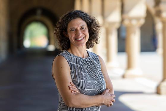 다프나 주르(51) 미국 스탠퍼드대학교 동아시아언어문화학부 부교수. 2014년부터 미국 미네소타주의 한국어 마을 '숲속의 호수' 촌장을 맡고 있다. [사진 Do Pham/스탠퍼드대학교]