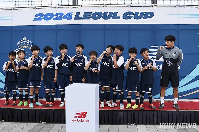 9일 서울 양천구 해마루 축구장에서 ‘2024 레울컵’이 열렸다. 서울 이랜드 FC ‘레울’ 선수단. 사진=이영재 기자