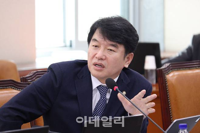 질의하는 문진석 더불어민주당 의원(사진=문진석 의원실)