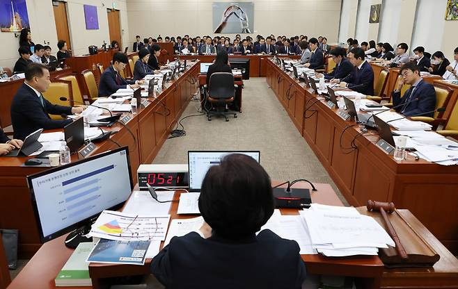 국회 과학기술정보방송통신위원회 국감에서 질의하는 의원들. 연합뉴스