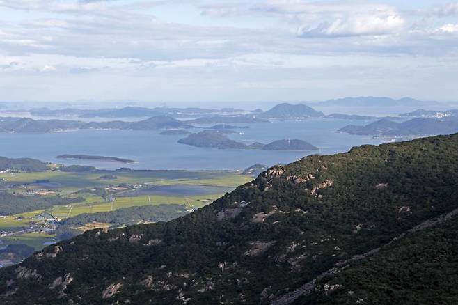 전남 해남 두륜산 고계봉 전망대에서 바라본 완도 쪽 다도해 풍경. 한국관광공사 제공