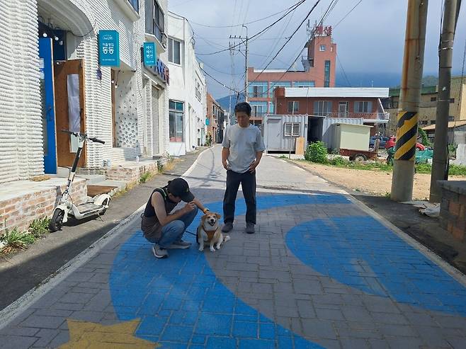 동네 사람들에게 사랑받는 몽덕이. 김소민 제공