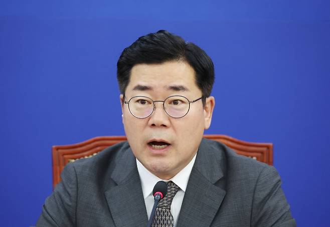 더불어민주당 박찬대 원내대표가 10일 국회에서 열린 국정감사 대책회의에서 발언하고 있다. / 사진=연합뉴스